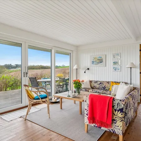 Cozy House On Mols With A View Of The Sea בית נופש
