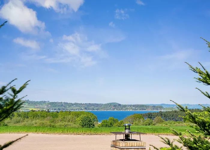 Semesterbostad Cosy House On Mols With Terrace And Views Of The Landscape And Water