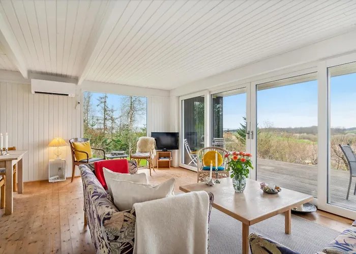 Cosy House On Mols With Terrace And Views Of The Landscape And Water Semesterbostad Knebel